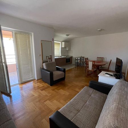 Apartments Dunja Malinska Εξωτερικό φωτογραφία