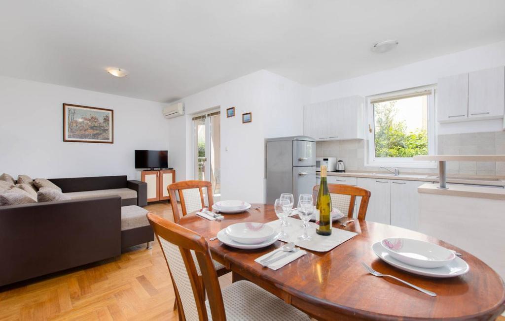 Apartments Dunja Malinska Εξωτερικό φωτογραφία
