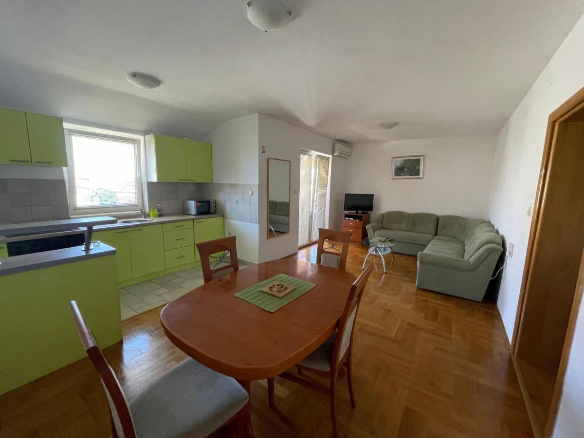 Apartments Dunja Malinska Εξωτερικό φωτογραφία