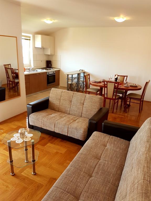 Apartments Dunja Malinska Εξωτερικό φωτογραφία